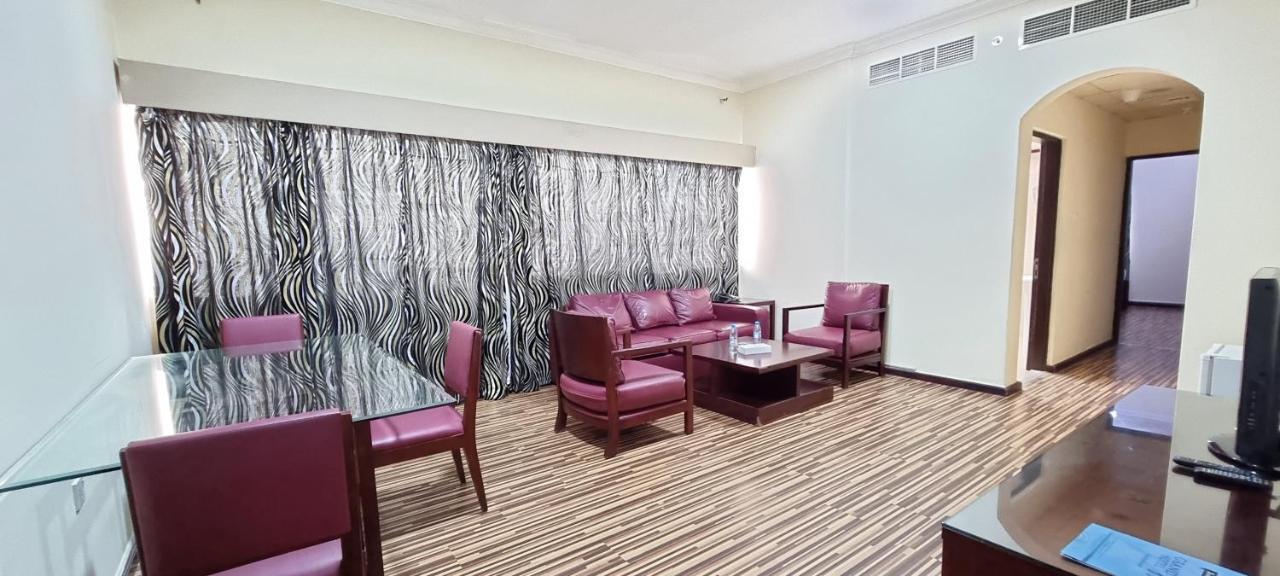 Grand Pj Hotel 拉斯阿尔卡麦 外观 照片