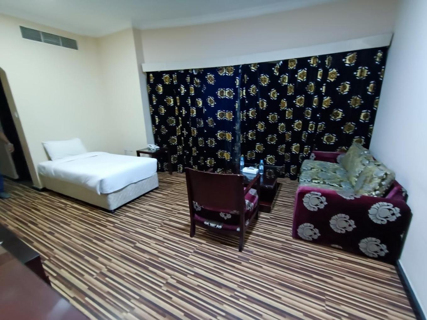 Grand Pj Hotel 拉斯阿尔卡麦 外观 照片