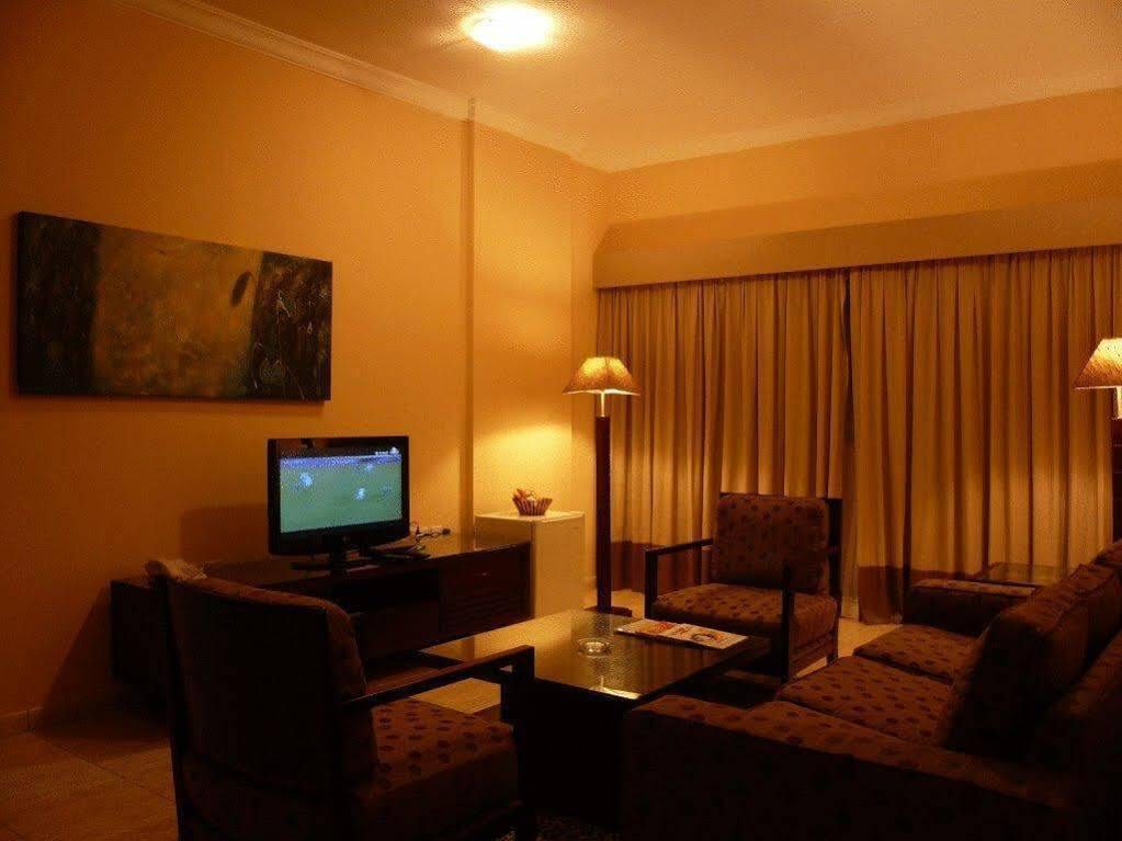 Grand Pj Hotel 拉斯阿尔卡麦 外观 照片
